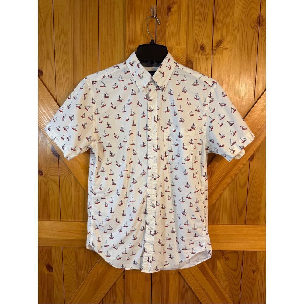 J.Crew Men’s Short Sleeve Sailboat Print Button-Down Shirt – Size Small (7896)